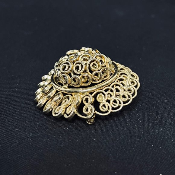 Monet Jewelry - Vintage Monet Gold Tone Open Work Hat Shaped Brooch (5008)